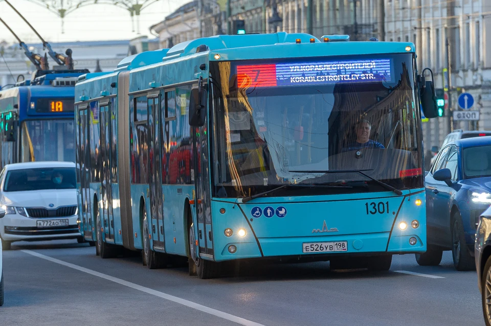 Первые торги по распределению автобусных маршрутов прошли в Петербурге.