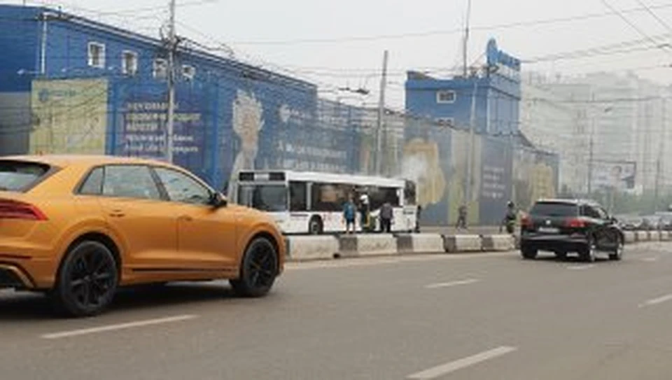 Пассажирский автобус загорелся в Красноярске