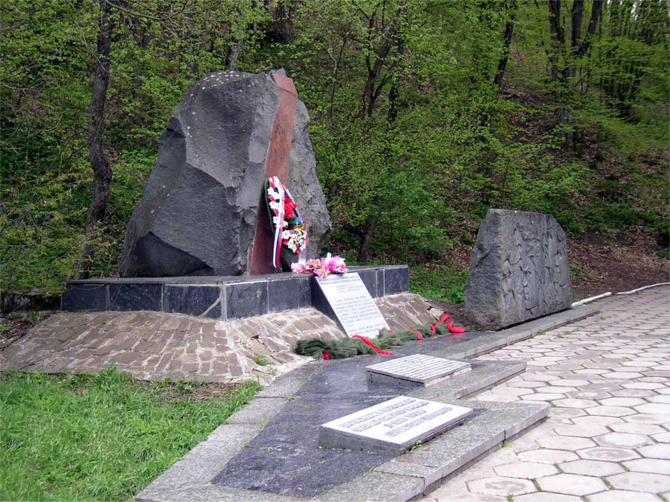 Памятник партизанам и подпольщикам Крыма в Симферопольском районе. Фото Артема Драбкина, сайт Memory Tour.
