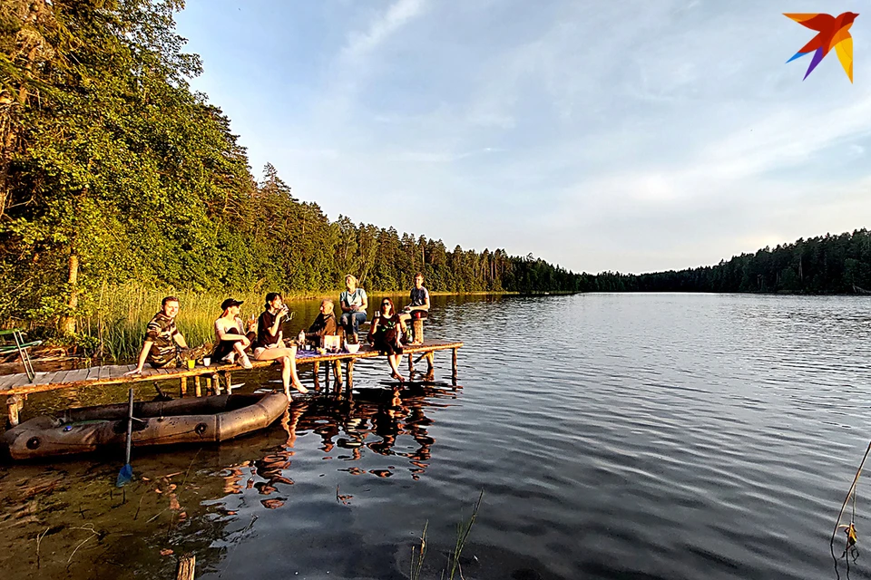 Отдых на белорусских озерах, да еще в хорошей компании - прекрасен! Фото: Артем БАЗАРОВ