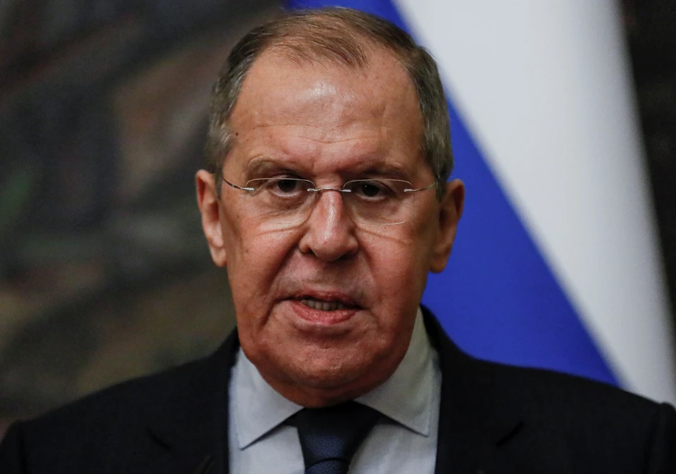 Лавров: затягивание регистрации российских вакцин от коронавируса на Западе обусловлено политикой
