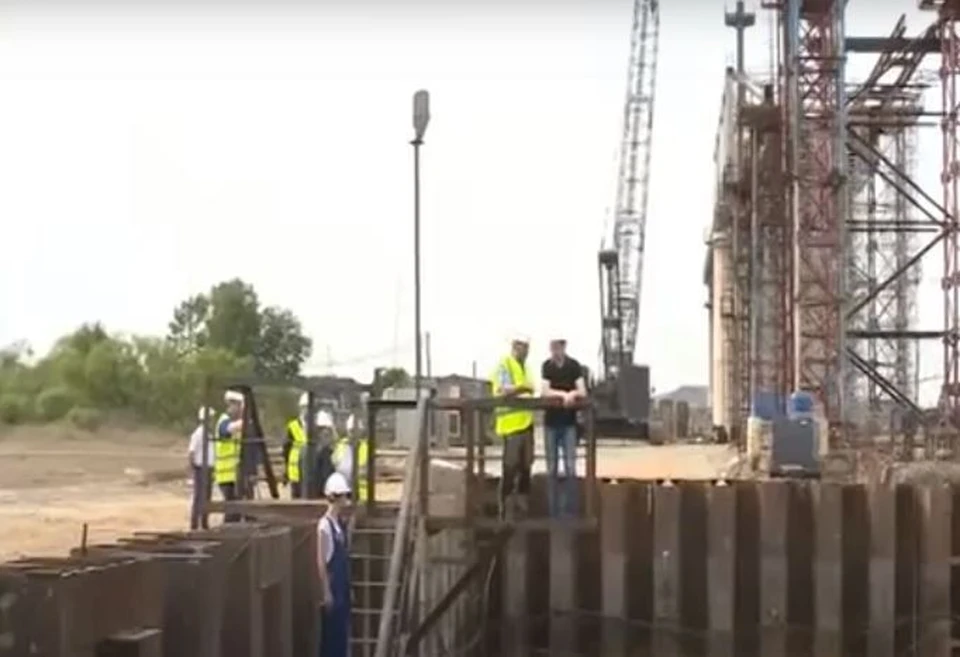В ЕАО достроили железнодорожный мост через Амур в Китай Фото: YouTube/Россия-1