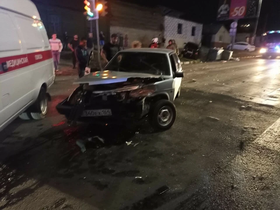 Столкнулись два отечественных авто