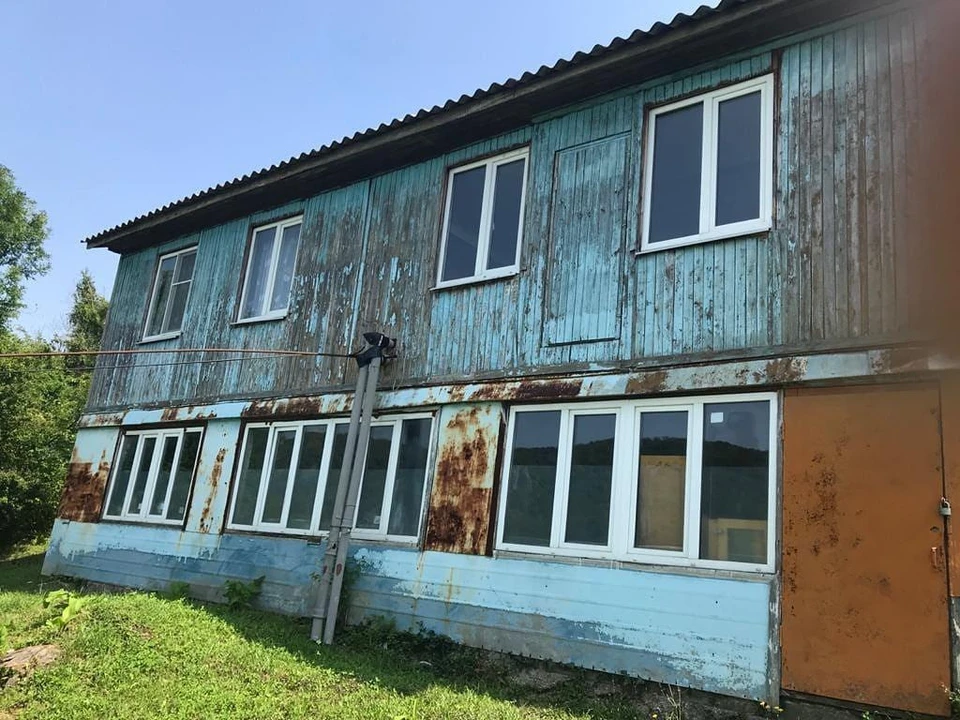 В этом здании дети больше не учатся. Фото: tuapse_info