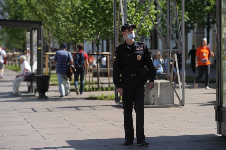Полиция провела профилактический рейд по этническим кафе Петербурга