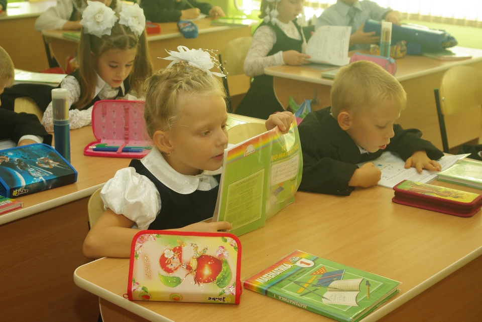 Власти Кузбасса прокомментировали отсутствие мебели в отремонтированной школе.