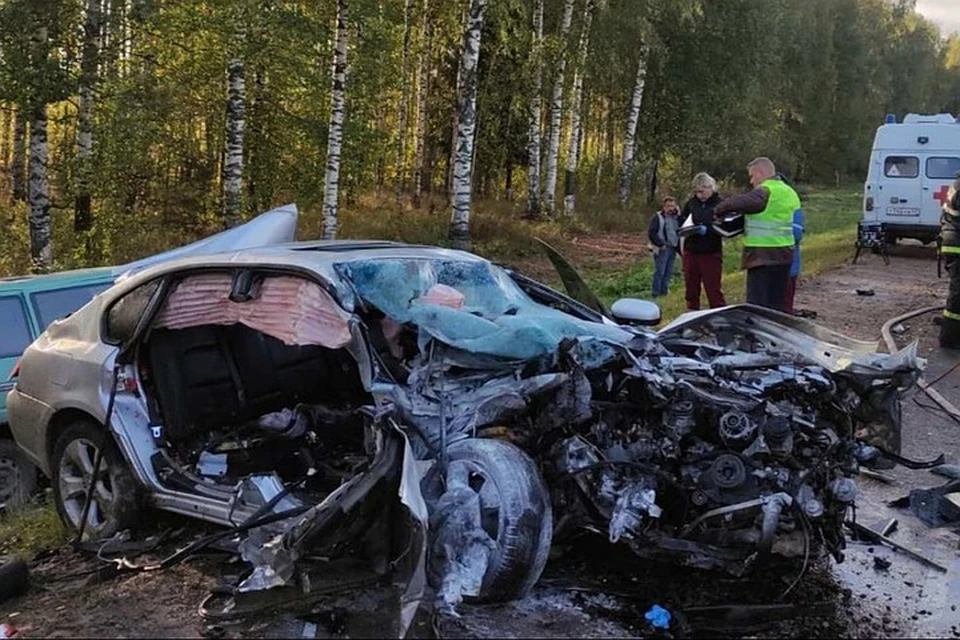 Водитель Subaru Legacy не смог правильно сориентироваться и выехал на «встречку». Фото: vk.com/gibdd43