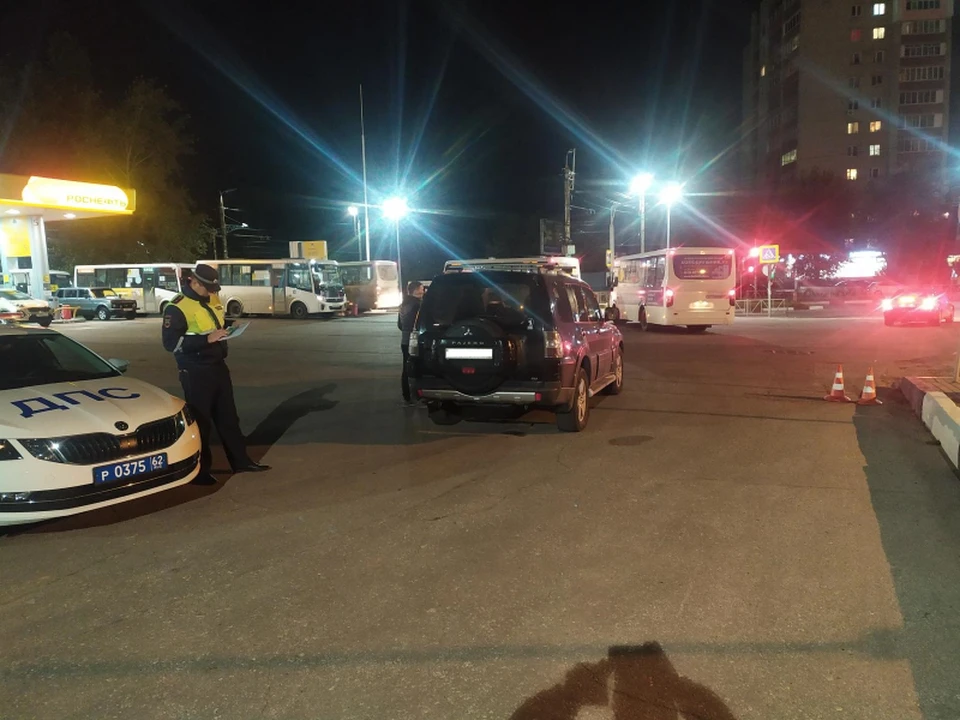 На Зубковой у АЗС внедорожник Mitsubishi Pajero сбил 28-летнего рязанца.
