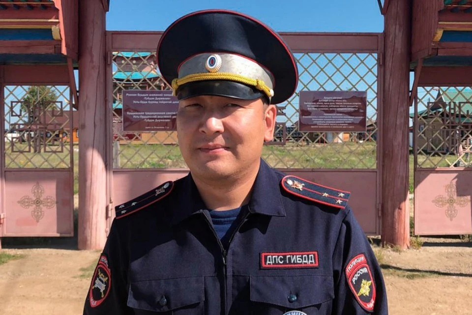 Полиция Иркутска прокомментировала якобы фейковую новость о спасении инспектором ДПС семьи на пожаре