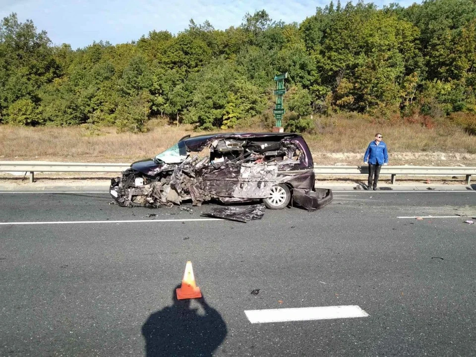 В легковом авто были четыре человека