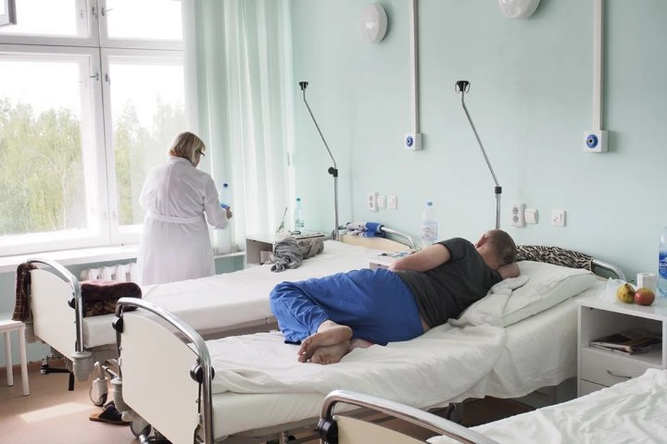 В основном это жители с хроническими заболеваниями