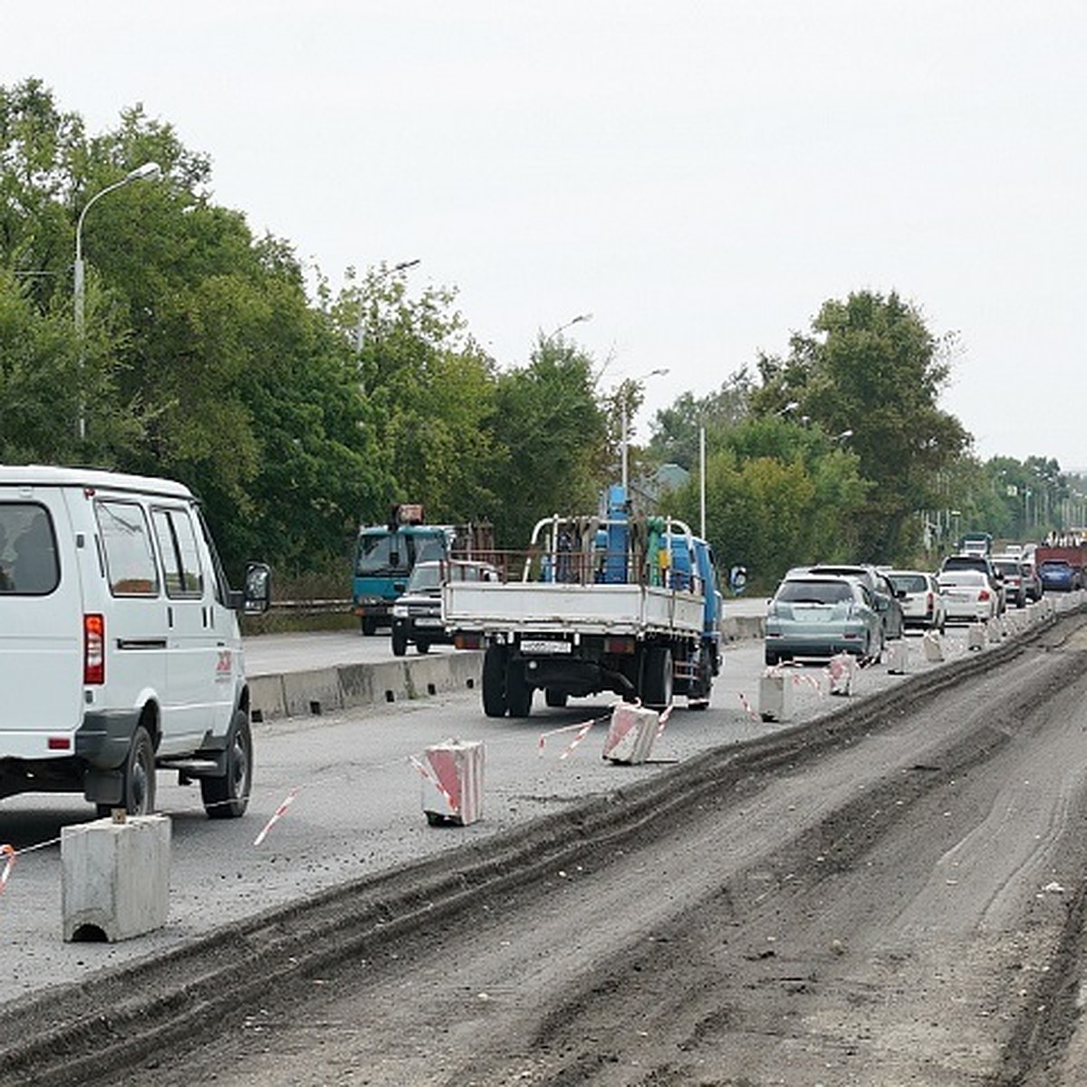 Пробки в Хабаровске не прекращаются из-за ремонта дорог - KP.RU