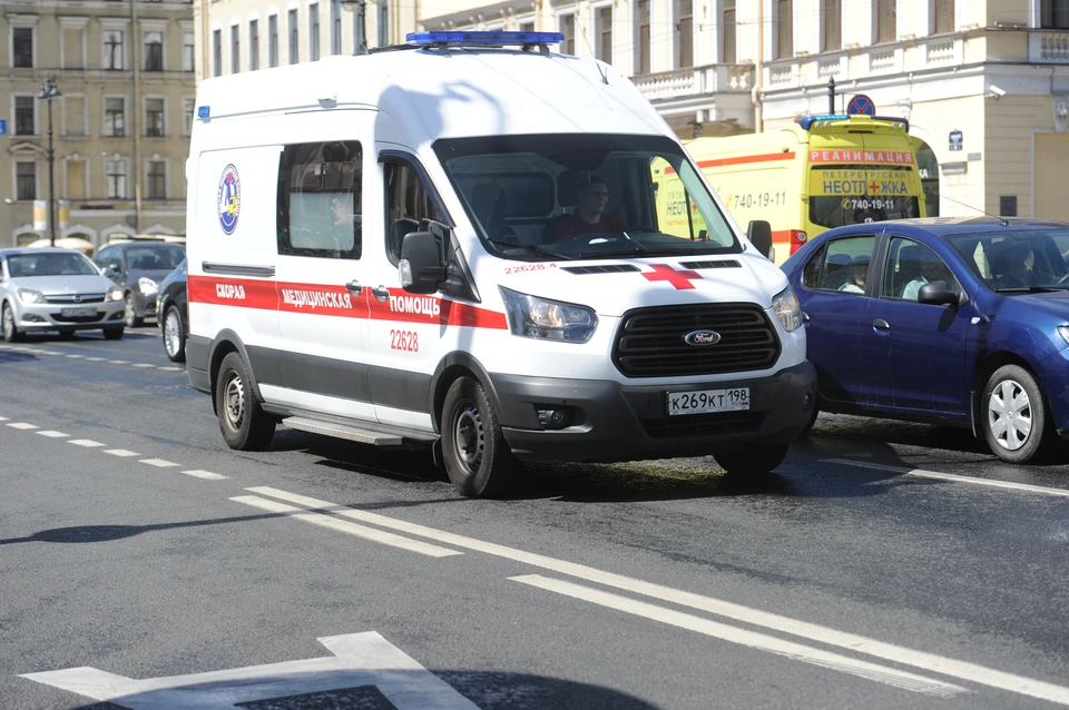 16-летняя девочка попала в больницу Петербурга с самопроизвольным абортом