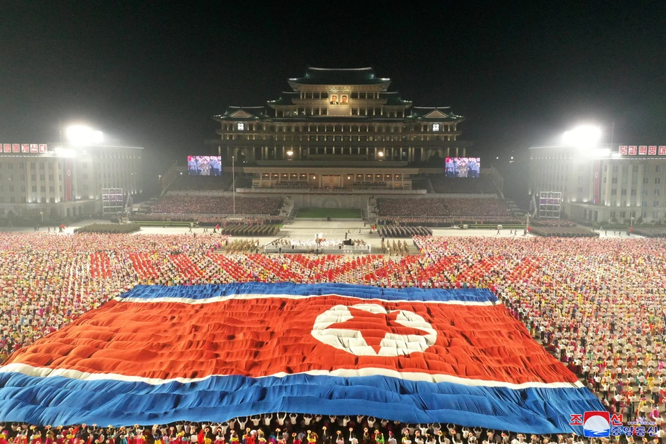 В столице КНДР прошел очередной парад в честь 73-й годовщины основания северокорейского государства.