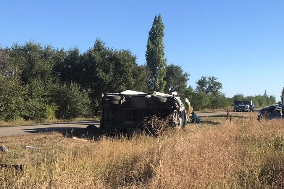 В Ростовской области автоледи протаранила грузовик. Фото: ГИБДД по РО