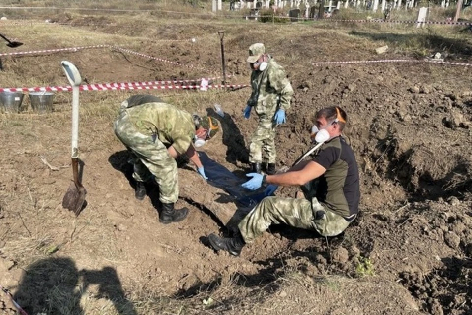 Работы ведутся в районе стихийного массового захоронения возле кладбища Киселевское. Фото: МРГ