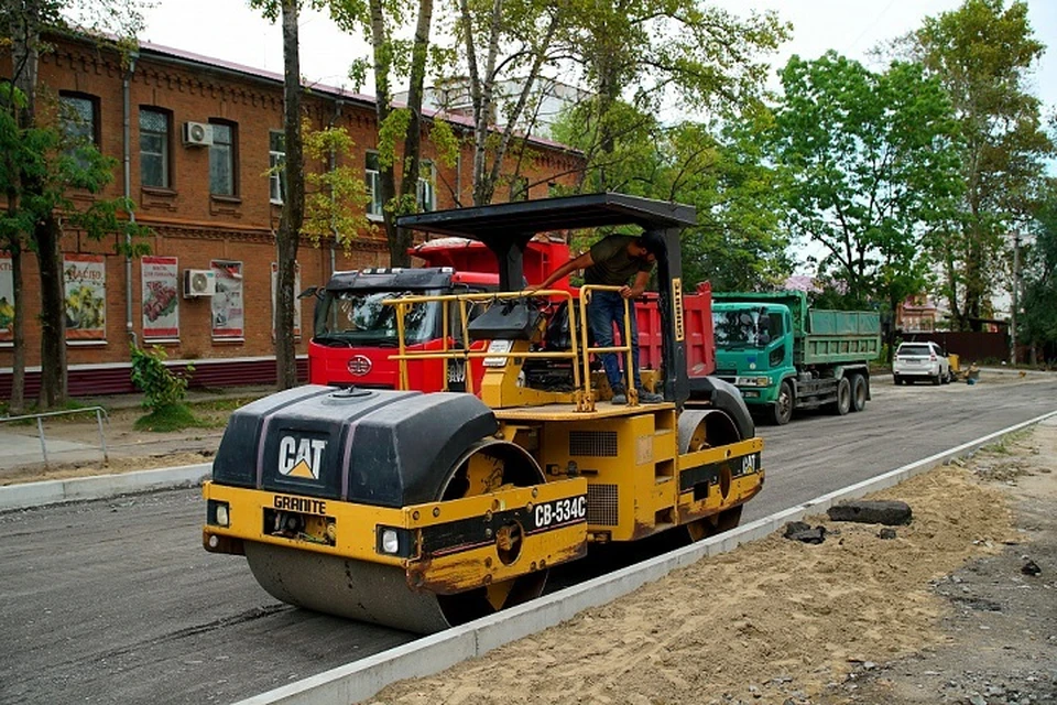 В Хабаровске заканчивают ремонт дорог к школам и детским садам
