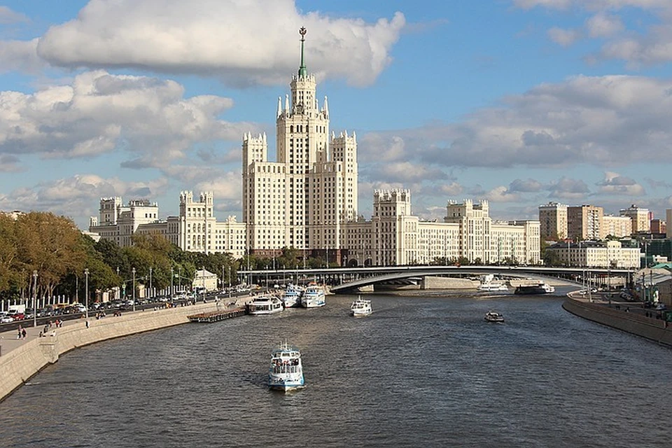 Названы города, в которых россияне чаще всего бронировали отели этим летом