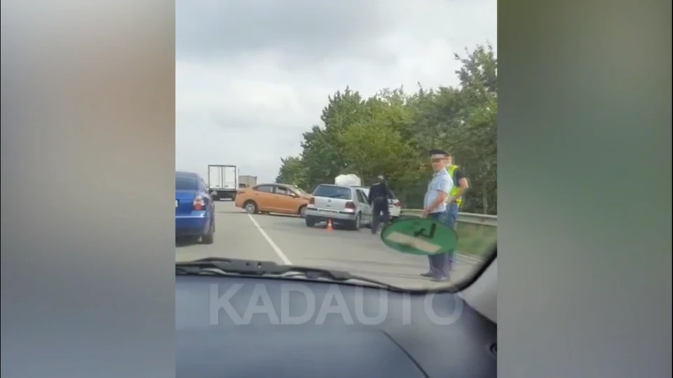 Три столкнувшихся авто, четвертое отбросило в противоположную сторону
