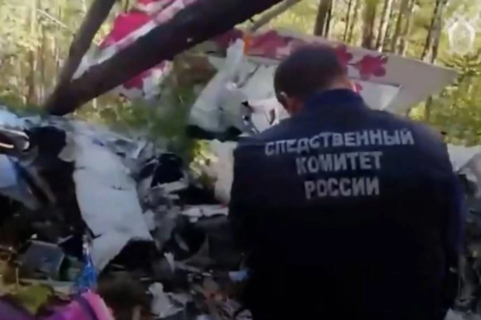 СК назвал версии причин крушения авиакатастрофы L-410 в Иркутской области.
