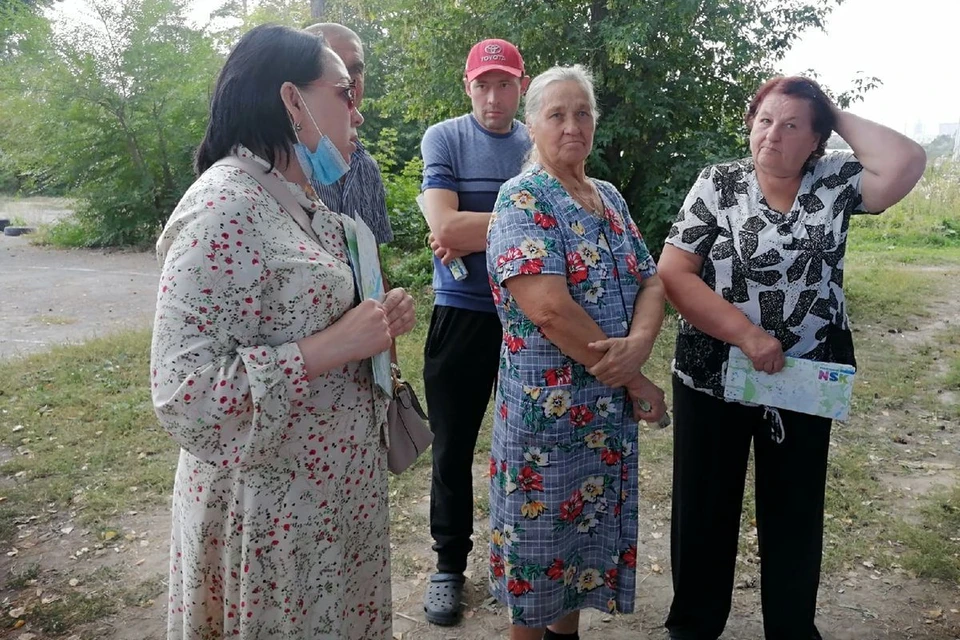 Жильцы пожаловались на плохие магистрали и старые тополя.
