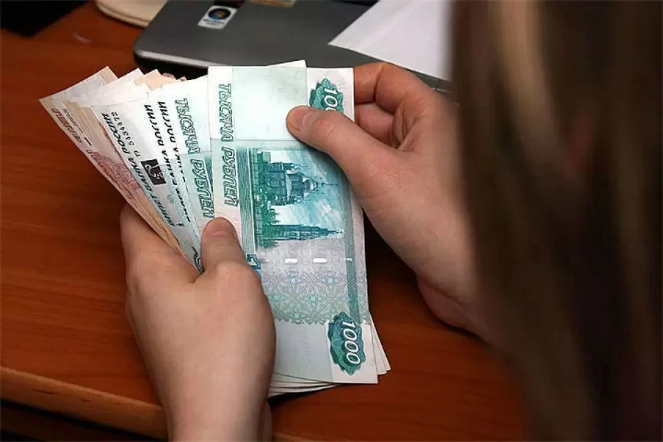 А сколько зарабатываете вы?