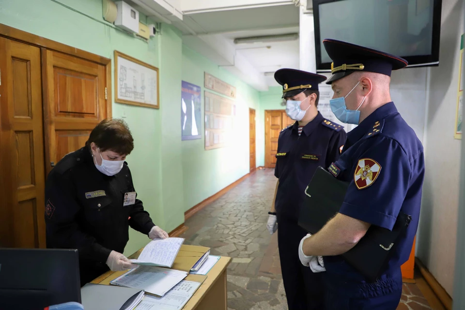 После трагедии в Перми Росгвардия пришла в рязанские школы с проверками.