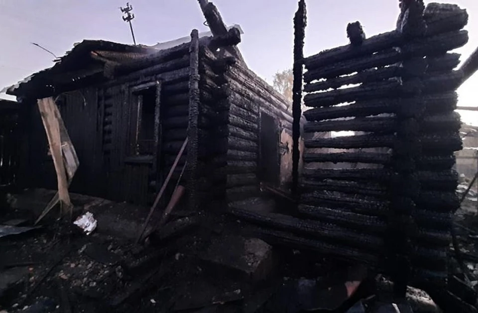Пожар произошел в ночь на 24 сентября. Фото: старший помощник руководителя Следственного комитета (СКР) по Свердловской области Александр Шульга