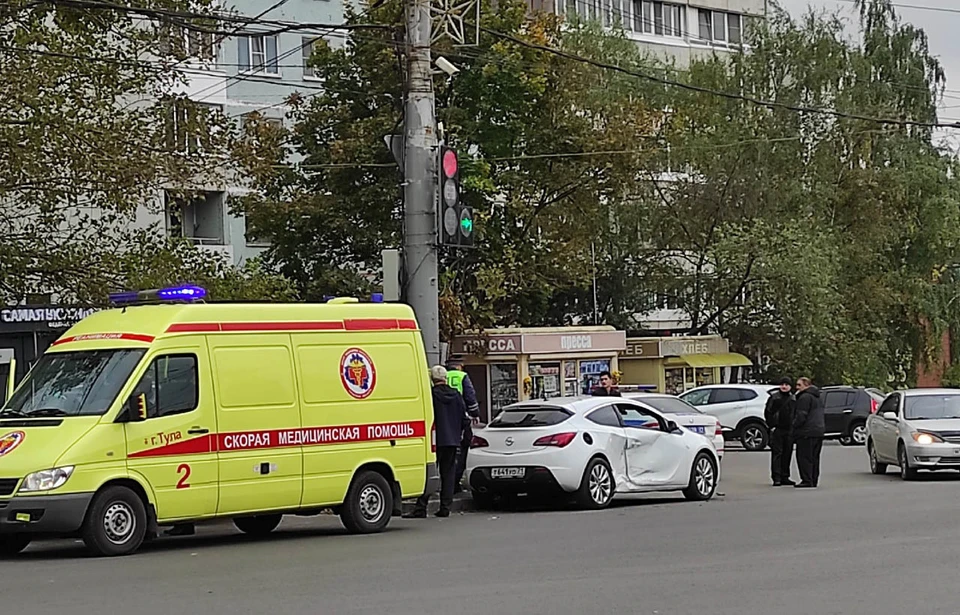 В ДТП с иномаркой на улице Пузакова в Туле есть пострадавший