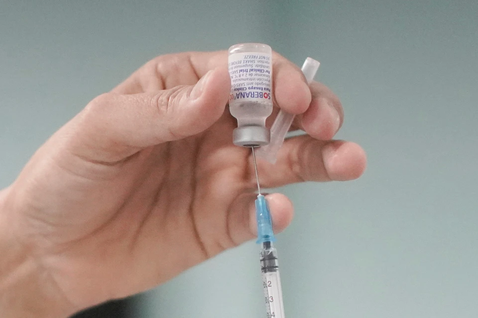 Скоро россияне получат возможность выбора иностранных вакцин от Covid-19.