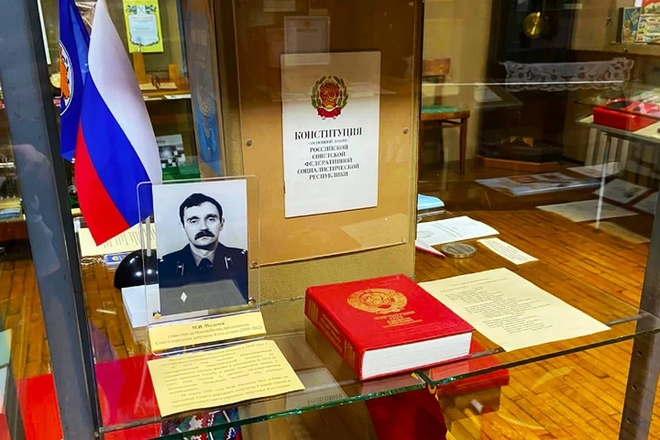 Михаил Милачев награжден медалью "За спасение погибавших". Фото: пресс-служба УФСБ России по Брянской области.