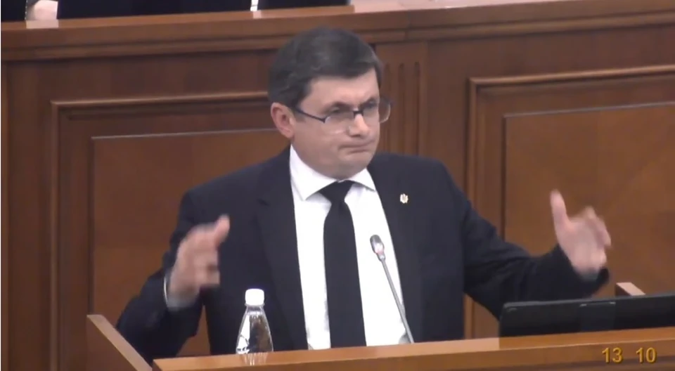 Игорь Гросу красноречив только в парламенте