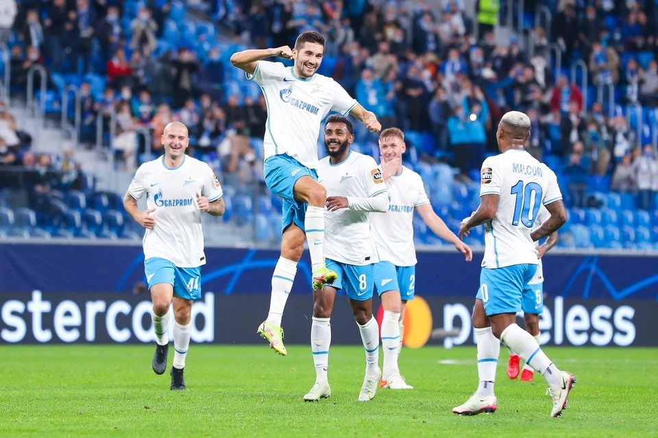 "Зенит" победил шведский "Мальме" со счетом 4:0 в рамках Лиги чемпионов.
