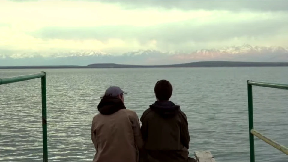 В фильме рассказывается о любви москвички и парня из Кыргызстана.
