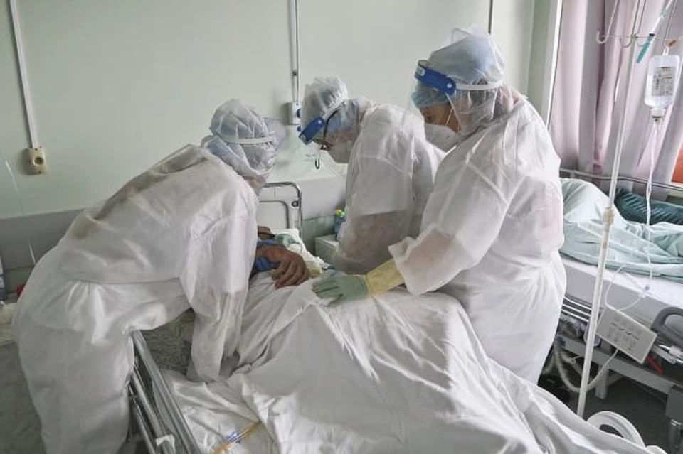 Дополнительные койки для заболевших COVID-19 развернут в Смоленской области.