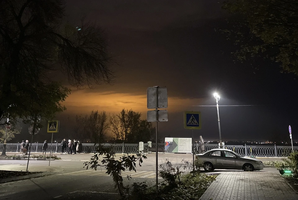 Нижегородцы заметили яркое желтое свечение в небо над Бором