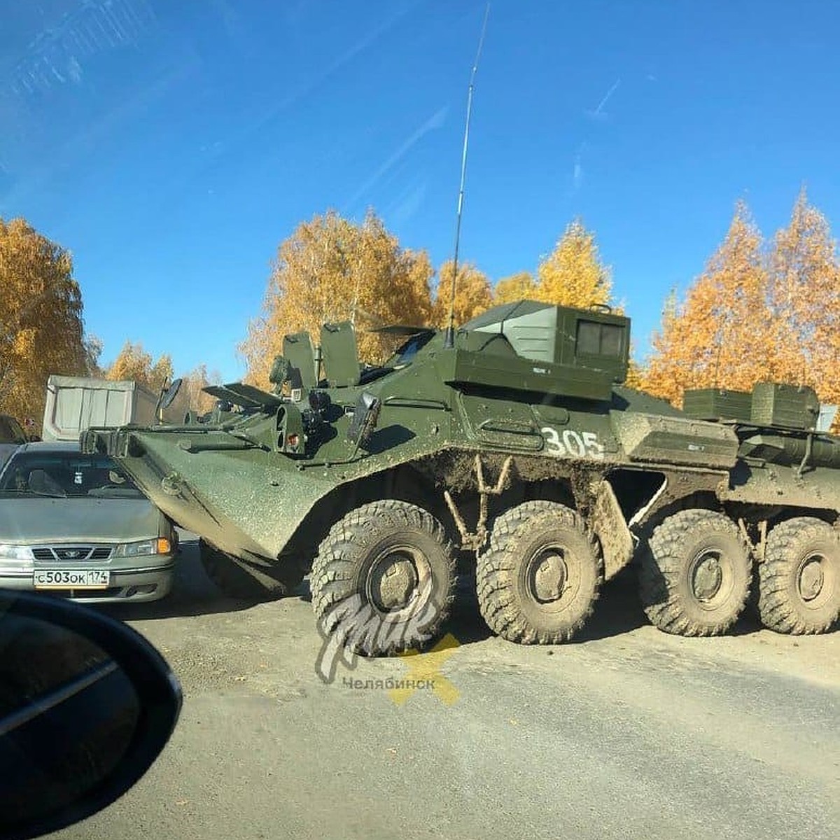 В Челябинской области БТР столкнулся с автомобилем - KP.RU