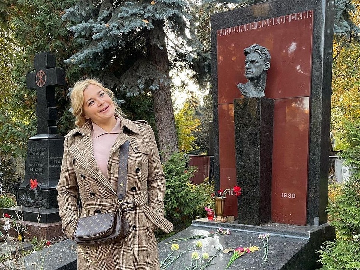 Ирина Пегова в фотосессии на кладбище