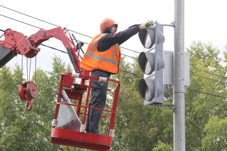 В Омске изменили режим работы двух светофоров.