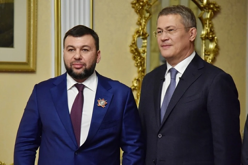 Глава Республики Башкортостан Радий Хабиров вручил Денису Владимировичу орден генерала Шаймуратова. Фото: АГ ДНР