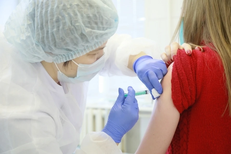 Медицинские работники призывают пройти данную вакцинацию, особенно тем, кто входит в группу риска, например, беременным, детям в возрасте до шести лет, людям с хроническими заболеваниями и пожилым.