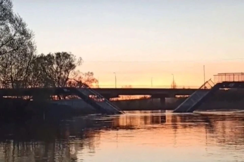 Ветер разрушил мост, который открывала Терешкова