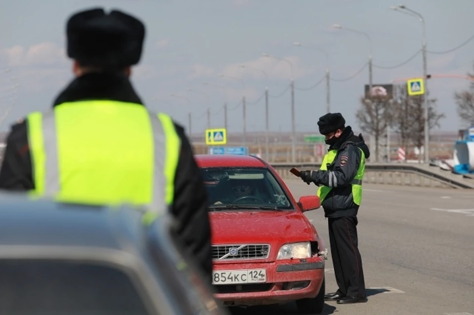 Украинцы Крыма заявили о преследованиях на границе за российские паспорта