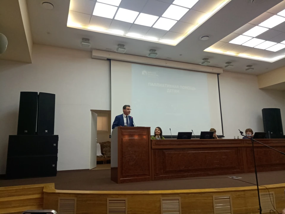 Армен Бенян пожелал врачам стать одной командой с маленькими пациентами и их родителями
