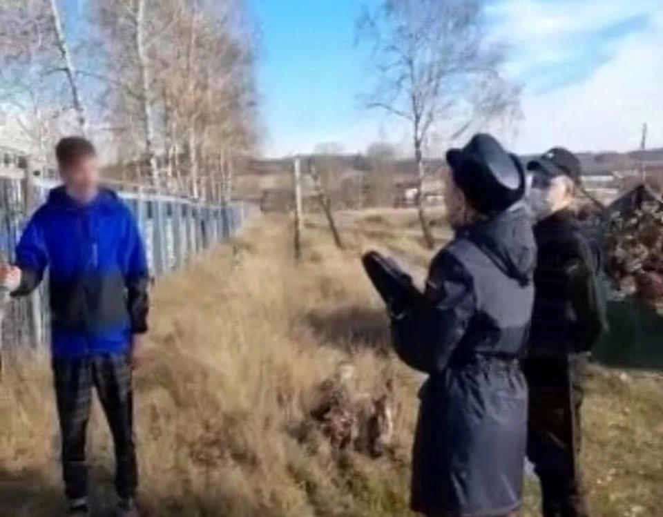 На сегодняшний день алиментщик приступил к уборке территории.