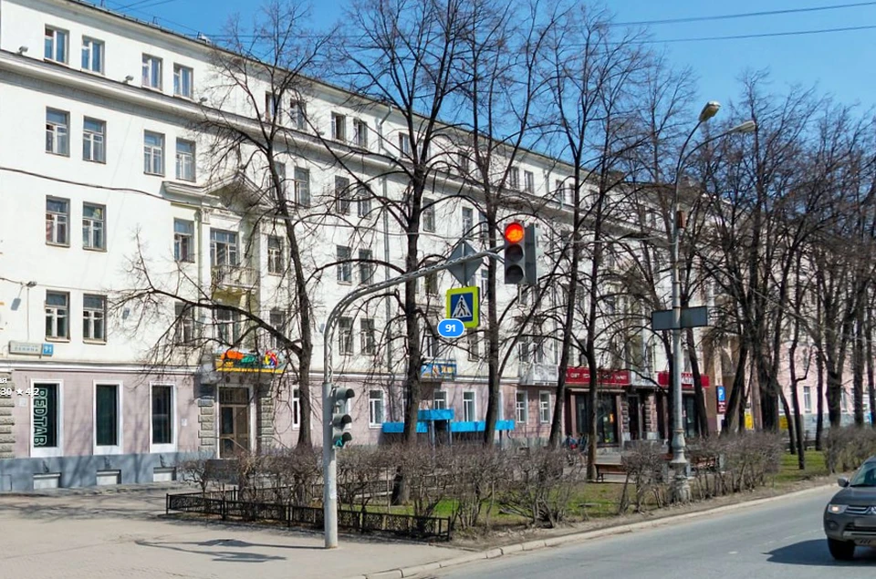 Студентов екатеринбургского автомобильно-дорожного колледжа закрыли на самоизоляцию в общежитии по адресу Ленина № 91. Фото: сервис Яндекс.Карты