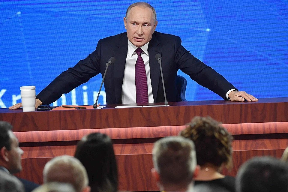 Путин назвал угрозой военное присутствие НАТО на Украине
