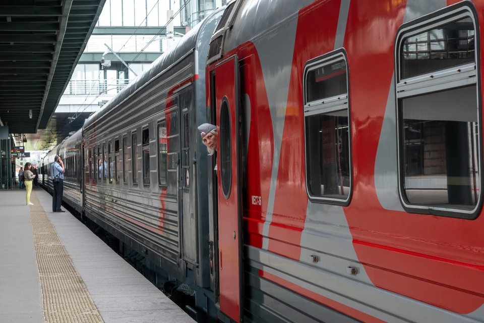 Новые поезда пустят из Петербурга в Оренбург и Кострому.