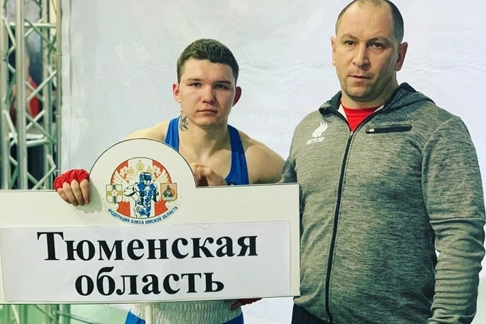 Илья Медведев слева. Фото: Федерация бокса Тюменской области