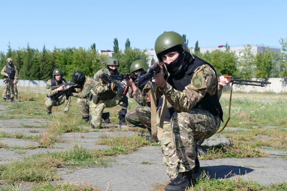 Первое боевое крещение омский ОМОН получил при освобождении садика от террористов.